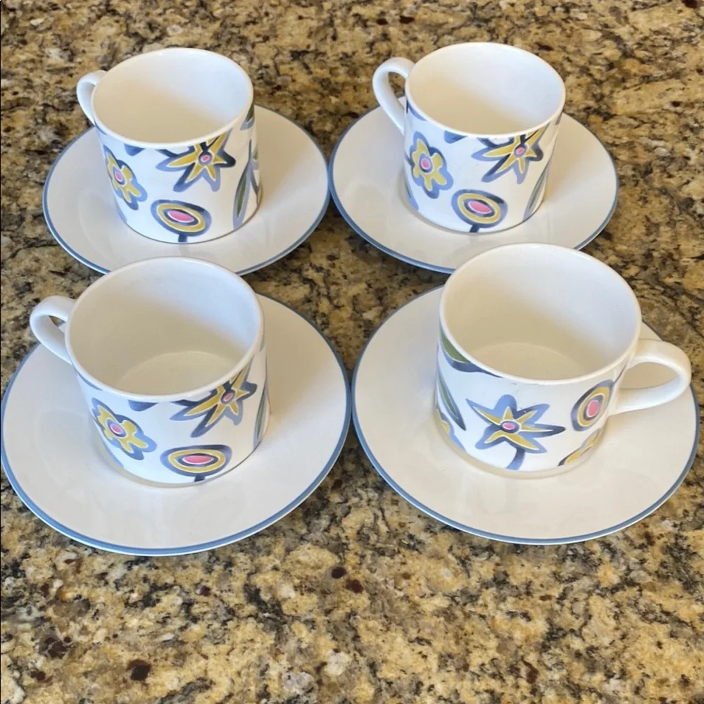 Pottery Barn off-white, Blue and Yellow Bunch, coffee/tea Mugs. Set of 4